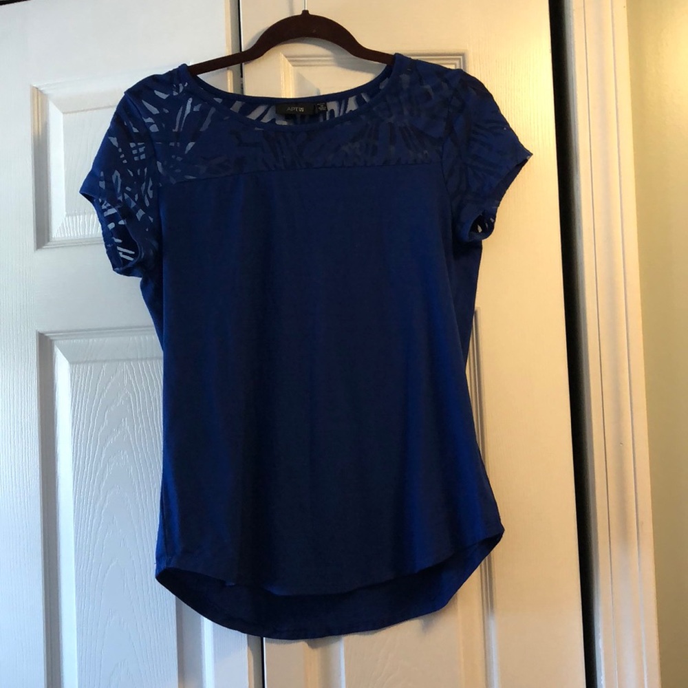 Women’s APT 9 blue sheer top tee.